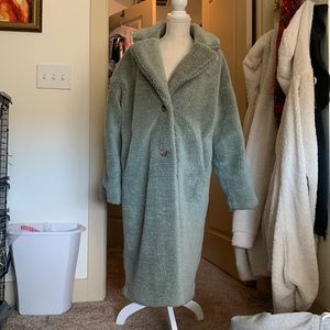 En Crème fuzzy macy coat